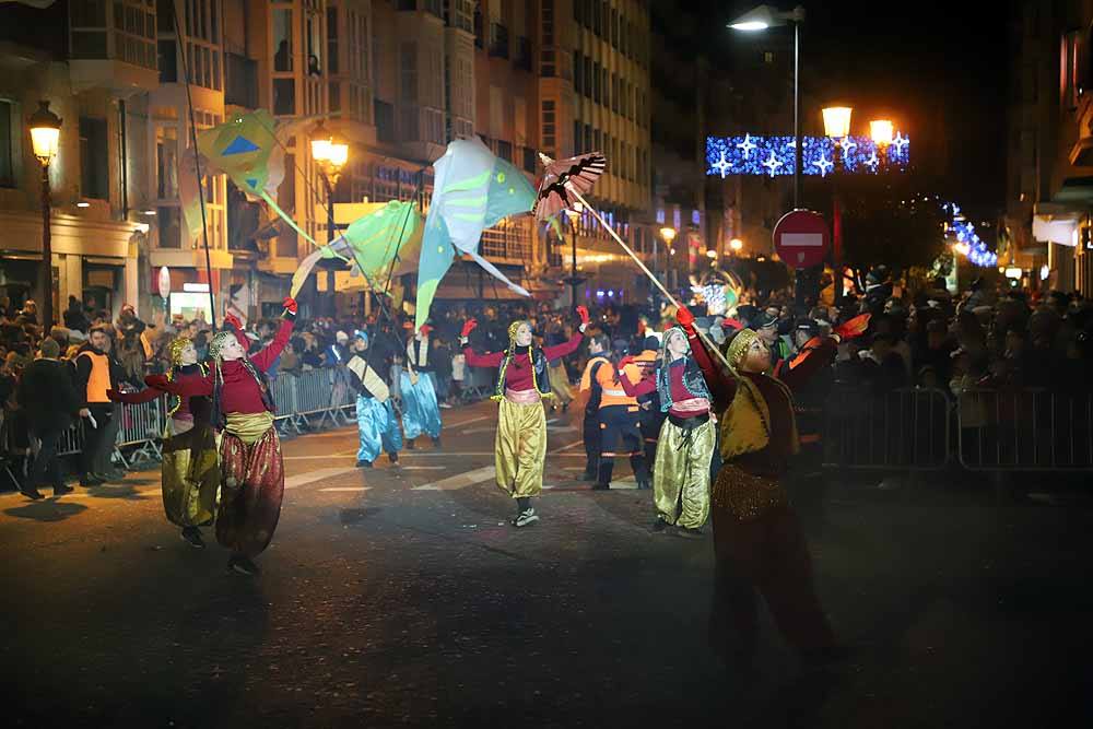 Multitudinaria Cabalgata para ver los primeros pasos de los Reyes en la capital burgalesa.