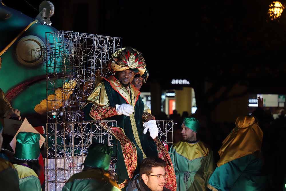 Multitudinaria Cabalgata para ver los primeros pasos de los Reyes en la capital burgalesa.