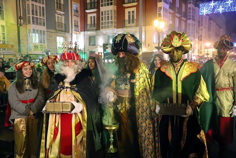 Multitudinaria Cabalgata para ver los primeros pasos de los Reyes en la capital burgalesa.