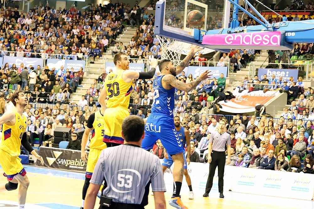 Derrota de los burgaleses ante el Barça en un igualado encuentro.