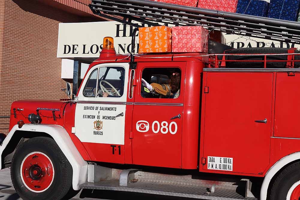 Fotos: Los Reyes Magos han visitado a los mayores de la residencia Teresa Jornet