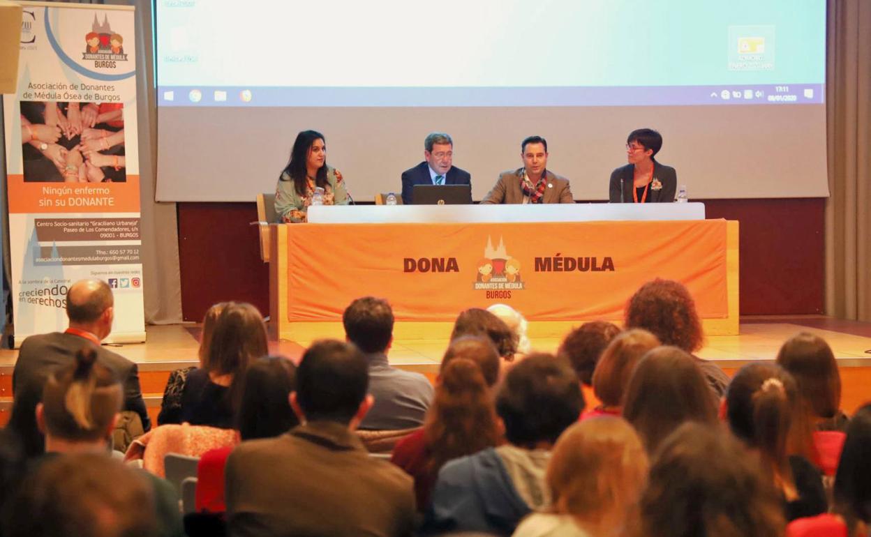 El presidente de la Diptuación, César Rico, y el alcalde de Burgos, Daniel de la Rosa, han inaugurado las jornadas en el monasterio de San Agustín. 