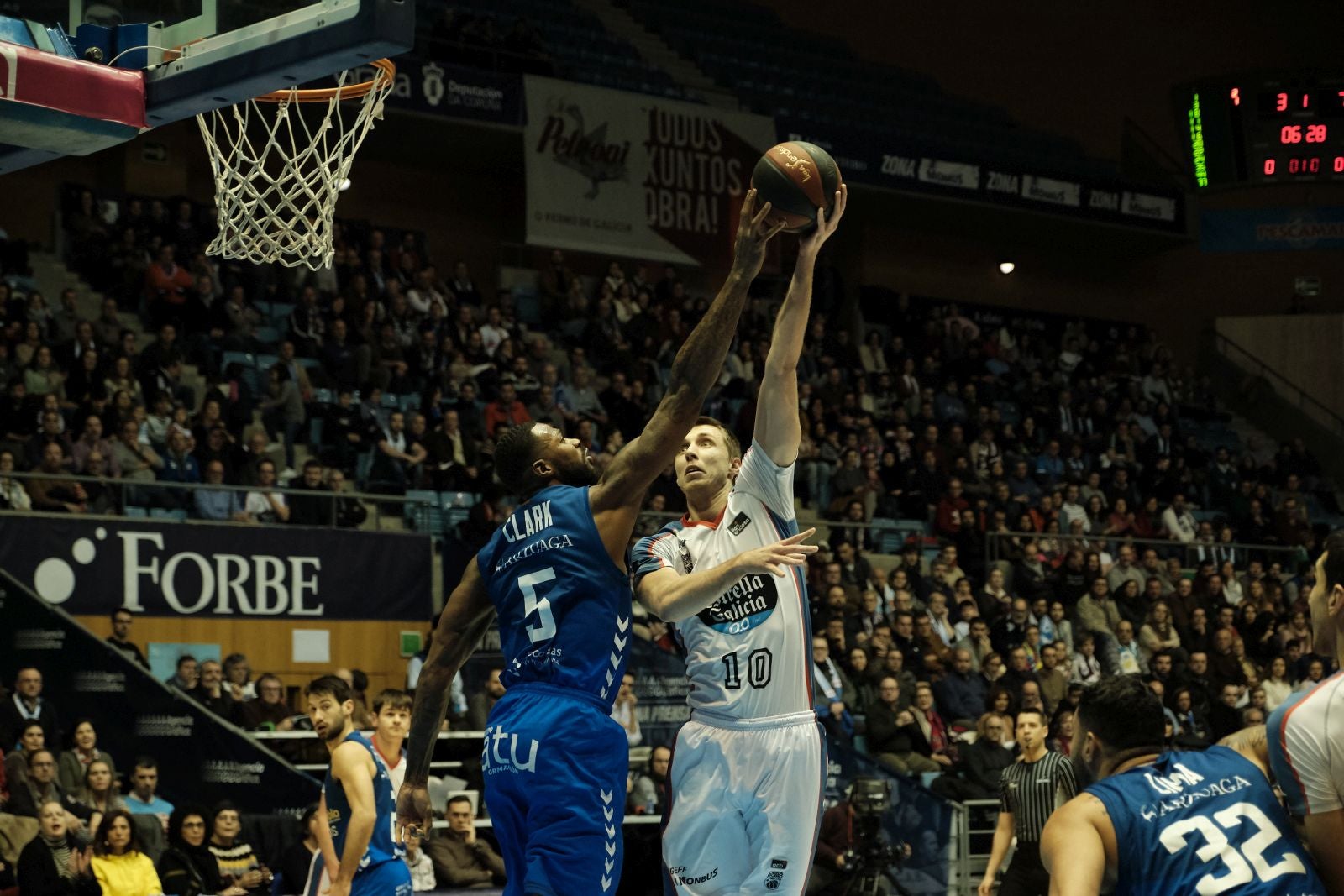 Fotos: El Monbús Obradoiro - San Pablo Burgos, en imágenes