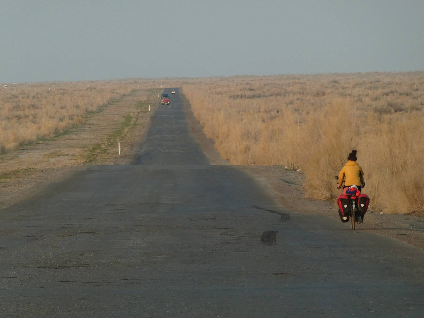 Alba Moreno, de Salas de los Infantes, junto con su pareja han viajado de Francia a Tailandia en bicicleta en un recorrido lento que les ha permitido demostrar que es posible viajar respetando a la población local, la naturaleza y la cultura de los países. 