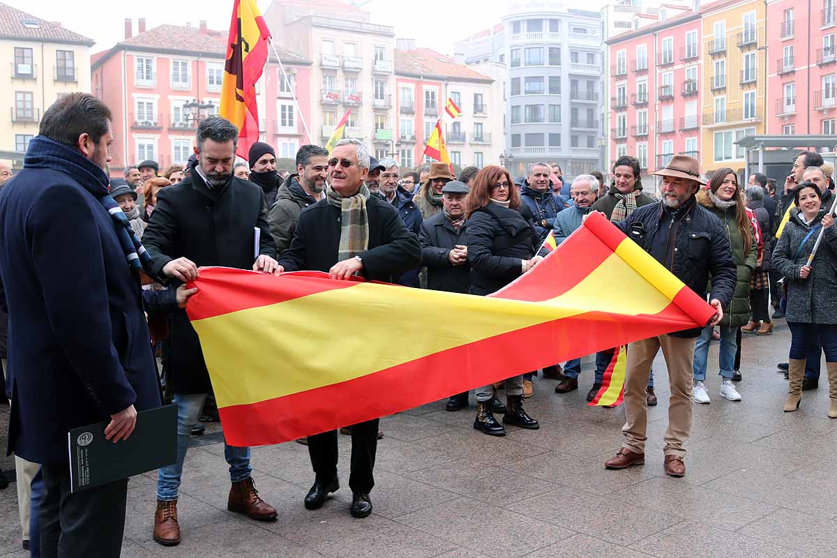 Fotos: Concentración de Vox en Burgos por la unidad de España y contra el Gobierno de Pedro Sánchez