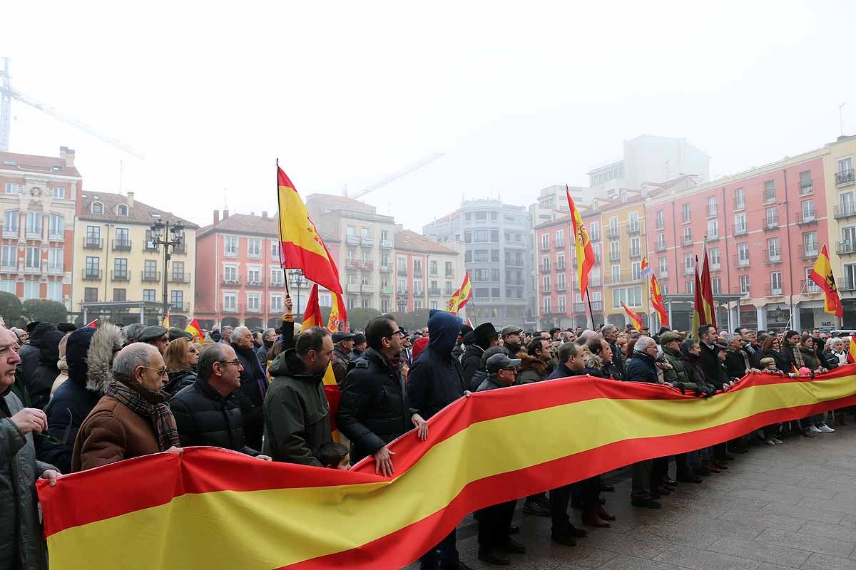 Fotos: Concentración de Vox en Burgos por la unidad de España y contra el Gobierno de Pedro Sánchez