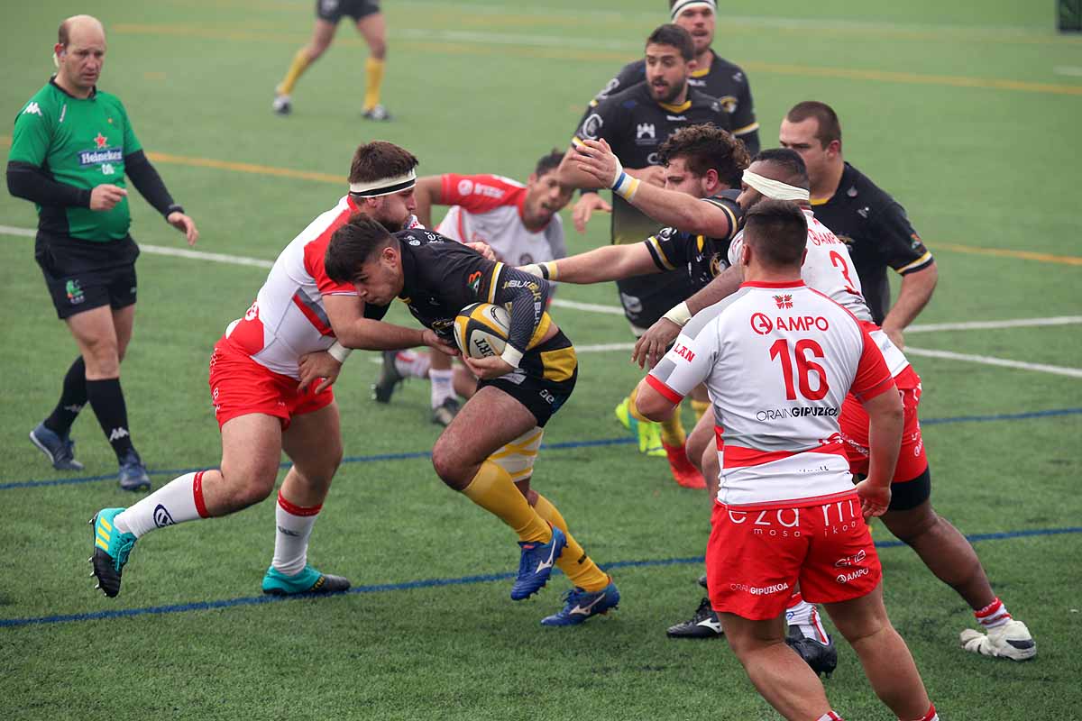 Fotos: Así ha sido la derrota del UBU Colina Clinic ante el Ampo Ordizia