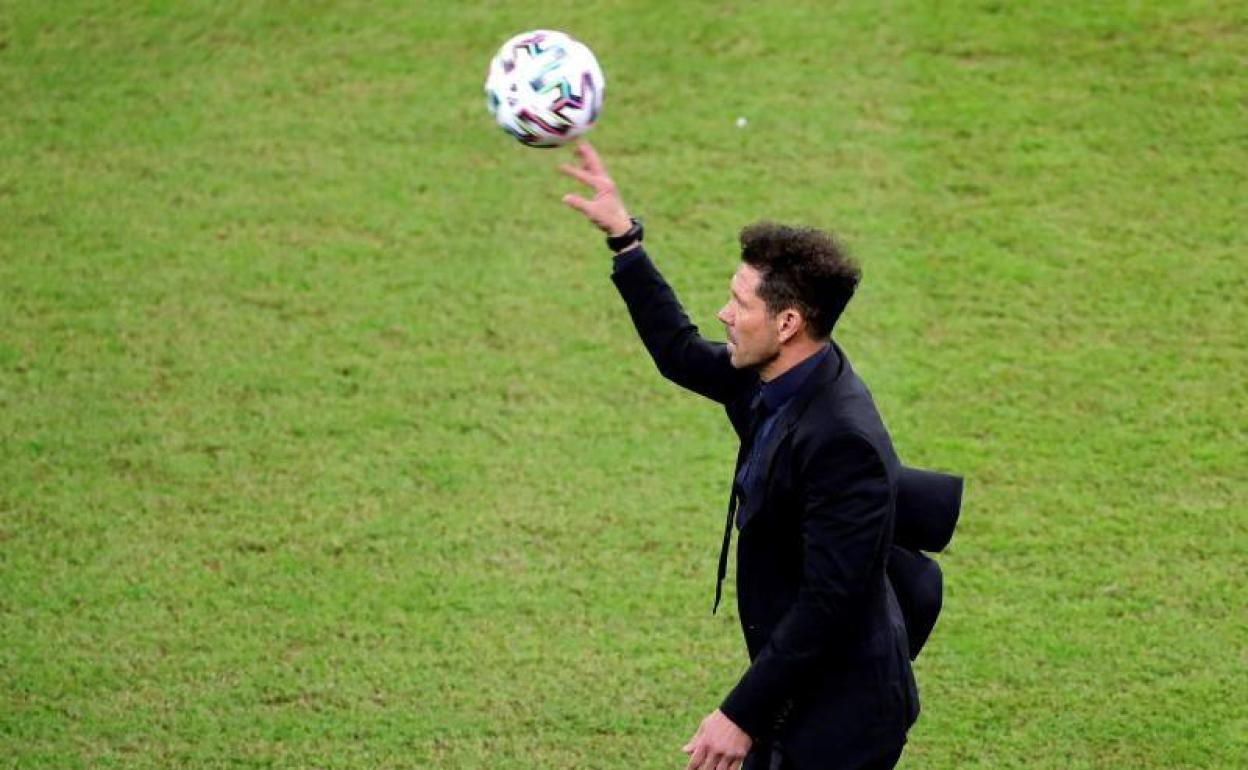 Diego Pablo Simeone durante la final.