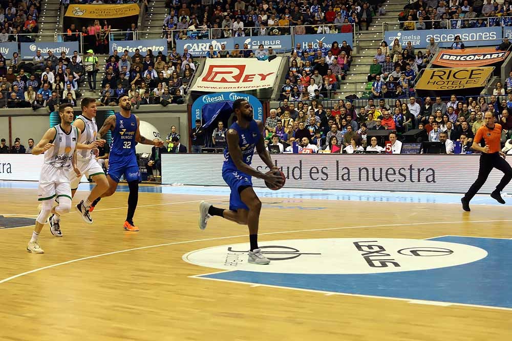 Fotos: Las mejores imágenes del encuentro entre San Pablo Burgos y Joventut Badalona