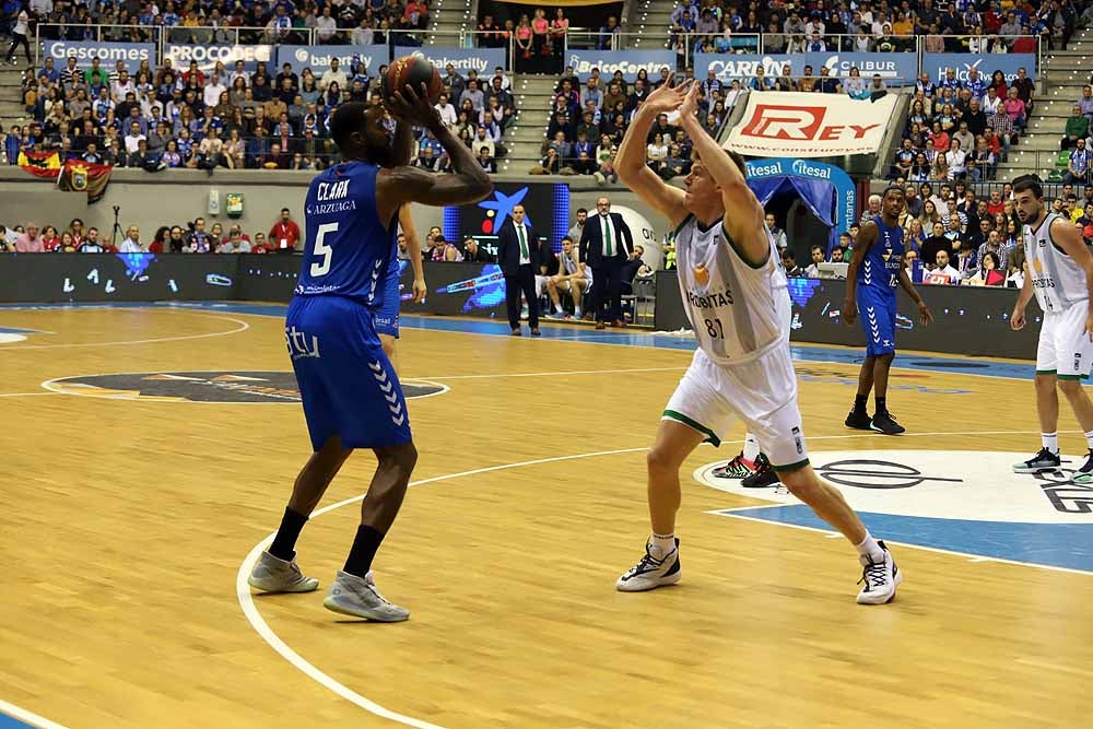 Fotos: Las mejores imágenes del encuentro entre San Pablo Burgos y Joventut Badalona