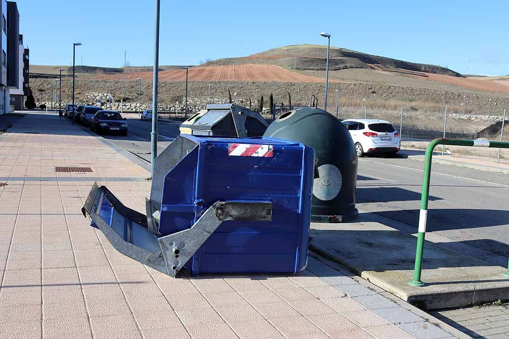 Fotos: El fuerte viento está provocando numerosos incidentes en Burgos