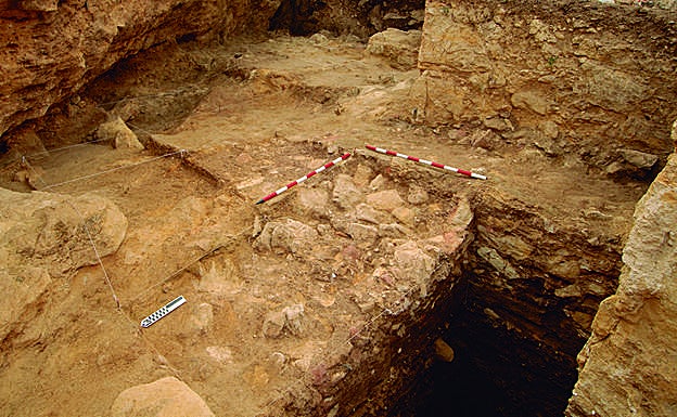 Vista general del Abrigo de Navalmaíllo. 