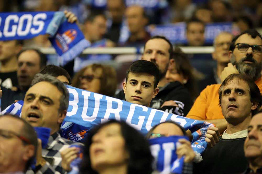 Un completo Coliseum no sirvió para que el San Pablo sumara una nueva victoria.