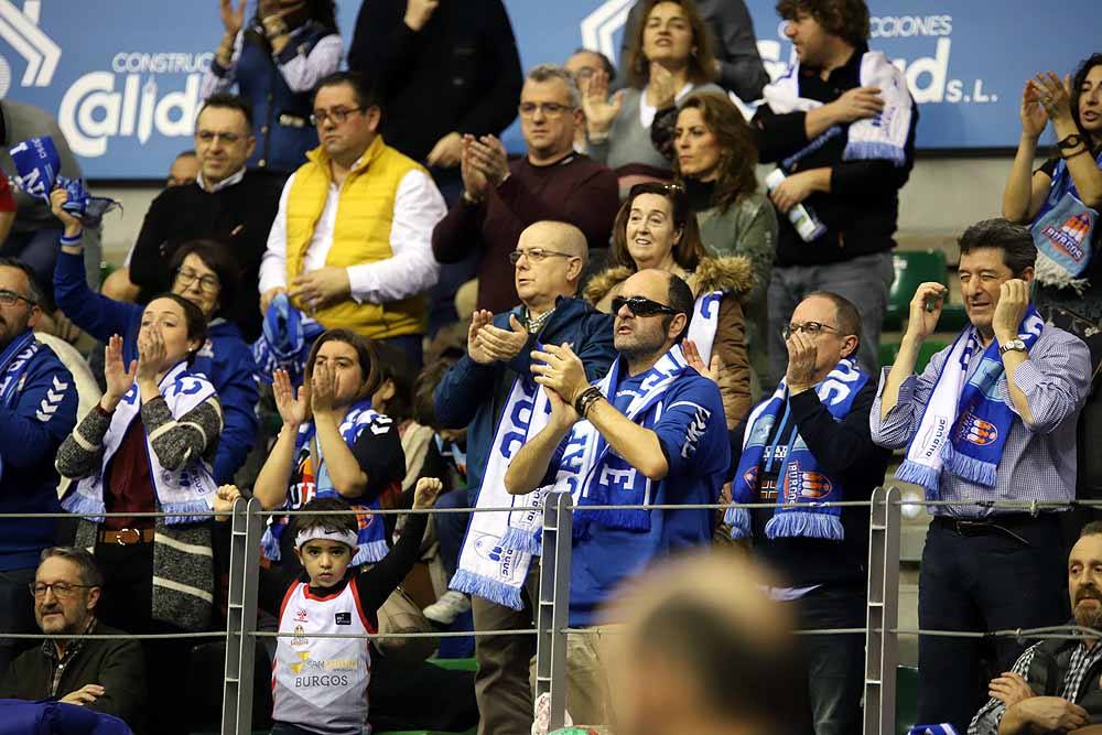 Un completo Coliseum no sirvió para que el San Pablo sumara una nueva victoria.