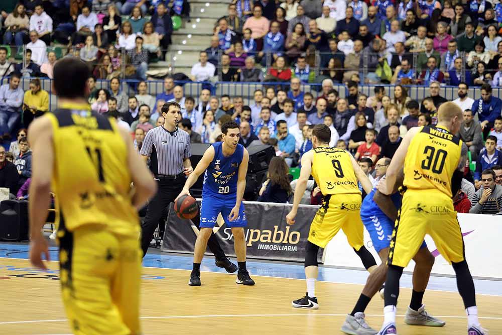 Los canarios dominaron todo el encuentro en El Coliseum.