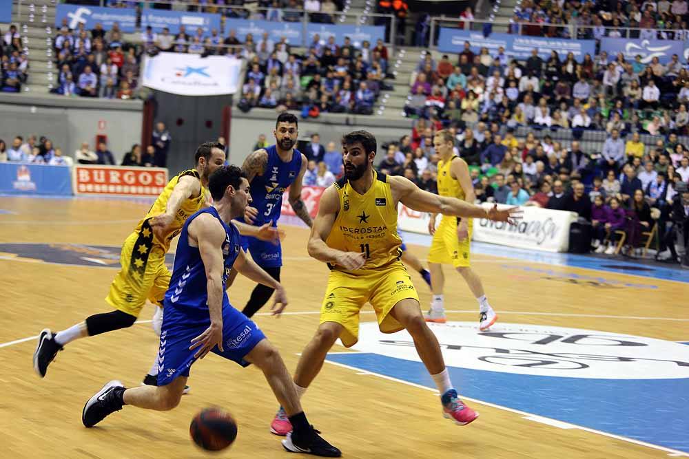 Los canarios dominaron todo el encuentro en El Coliseum.