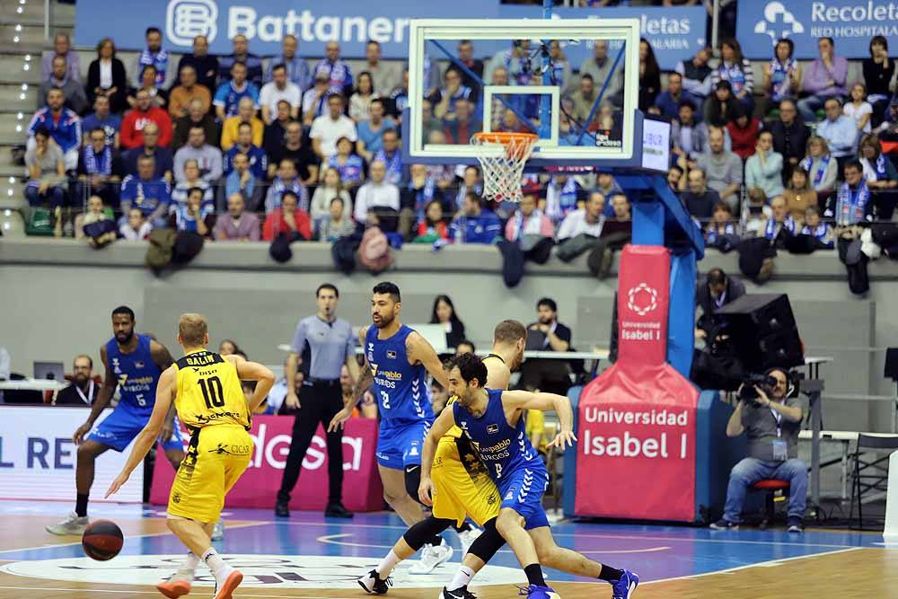 Los canarios dominaron todo el encuentro en El Coliseum.