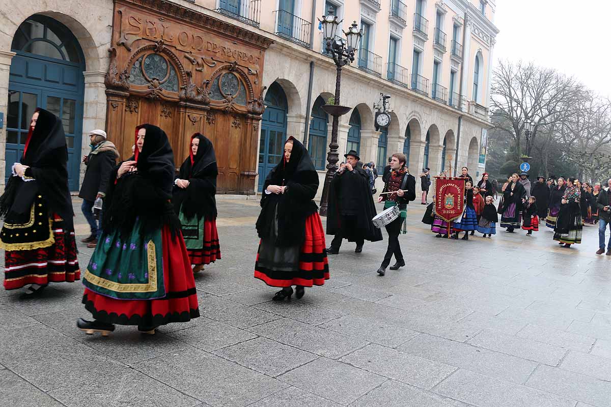 Fotos: La ciudadanía burgalesa desfila para honrar a su patrón San Lesmes Abad