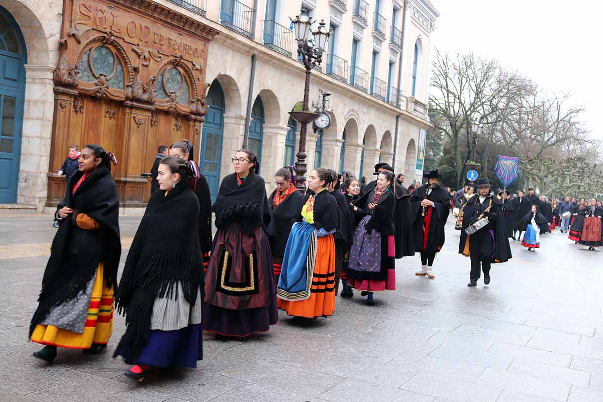 Fotos: La ciudadanía burgalesa desfila para honrar a su patrón San Lesmes Abad