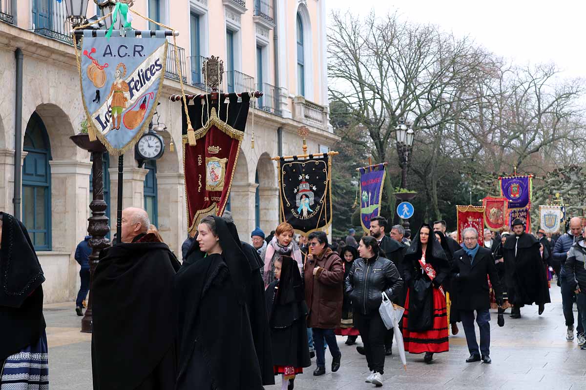 Fotos: La ciudadanía burgalesa desfila para honrar a su patrón San Lesmes Abad