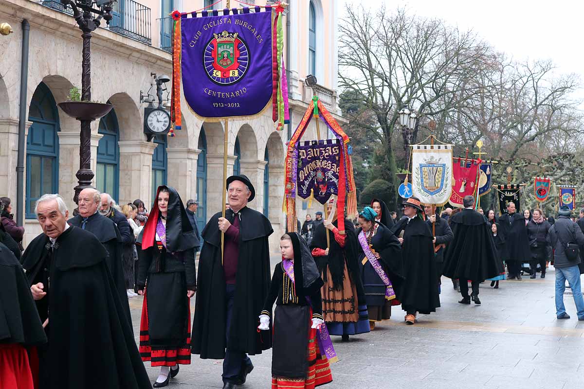 Fotos: La ciudadanía burgalesa desfila para honrar a su patrón San Lesmes Abad