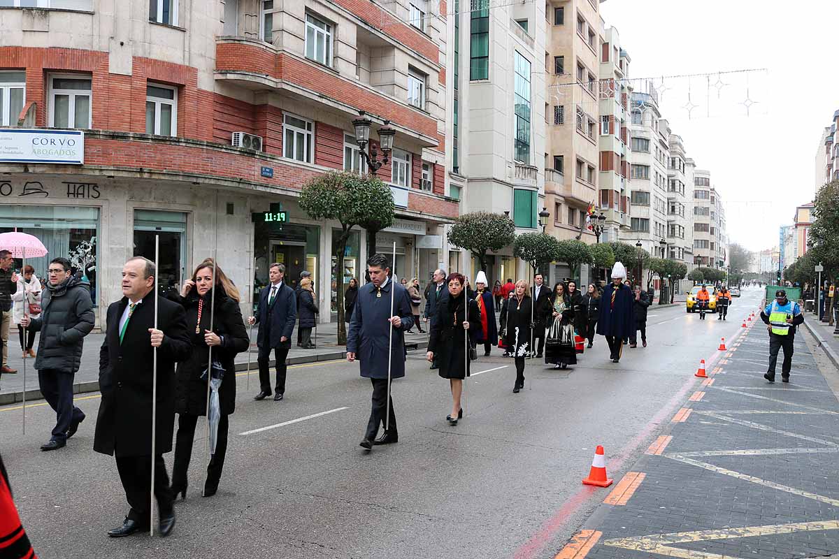 Fotos: La ciudadanía burgalesa desfila para honrar a su patrón San Lesmes Abad