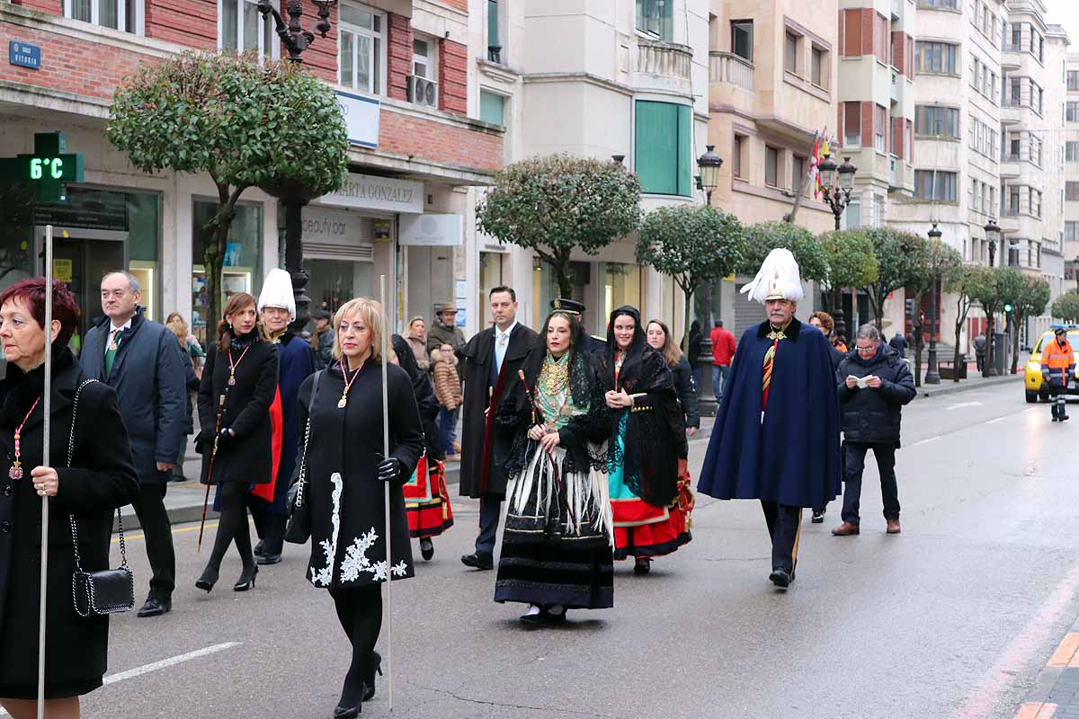 Fotos: La ciudadanía burgalesa desfila para honrar a su patrón San Lesmes Abad