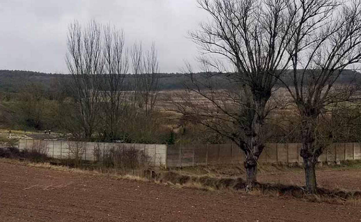 Aledaños de la finca donde se encontraba la perrera ilegal de Villatoro.