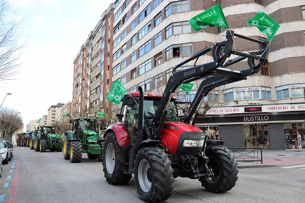 Fotos: Más de 400 agricultores y ganaderos se concentran en Burgos ante la falta de «rentabilidad» de sus explotaciones