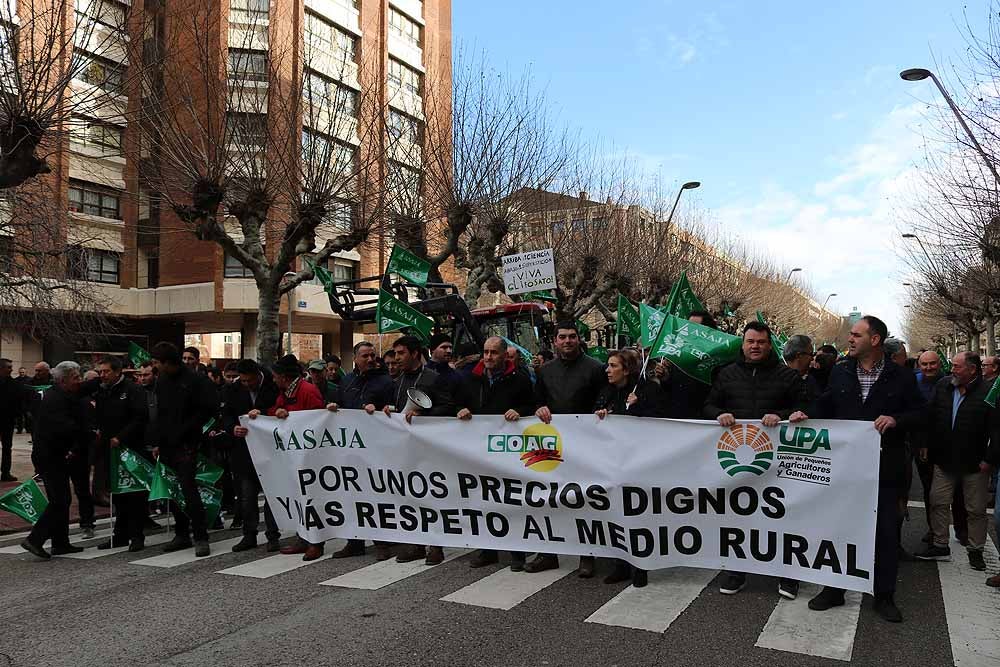 Fotos: Más de 400 agricultores y ganaderos se concentran en Burgos ante la falta de «rentabilidad» de sus explotaciones