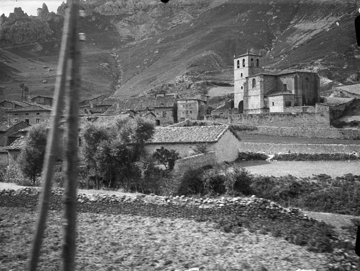 Restos de las torres y recreaciones de las fortificaciones del telégrafo óptico en la provincia de Burgos.