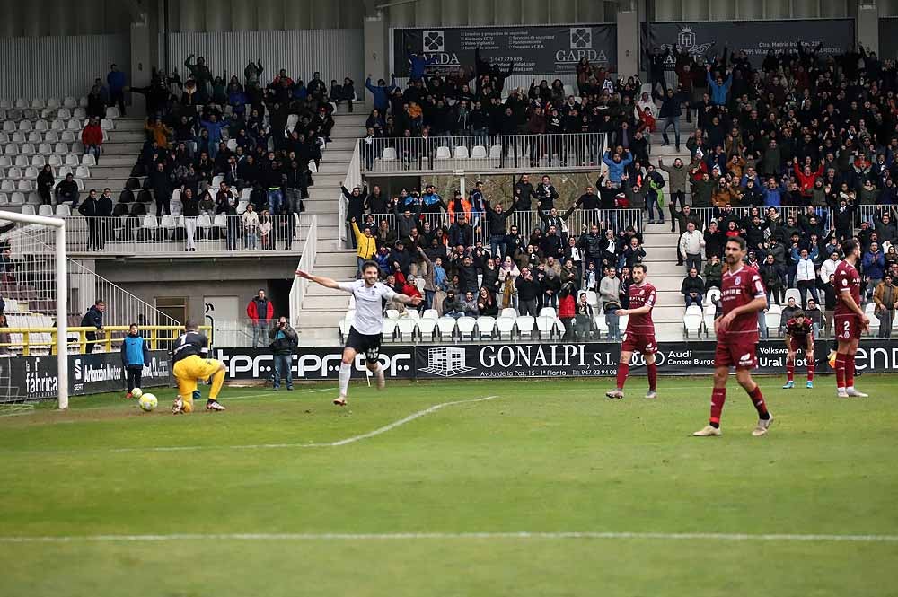 Fotos: Imágenes del encuentro entre el Burgos CF y la Cultural Leonesa