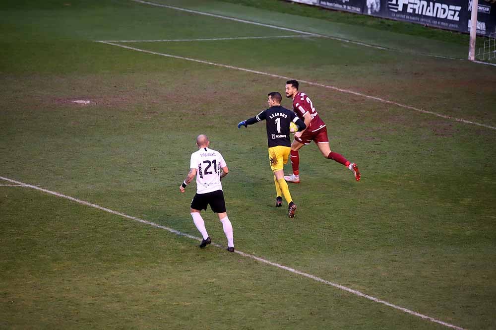 Fotos: Imágenes del encuentro entre el Burgos CF y la Cultural Leonesa