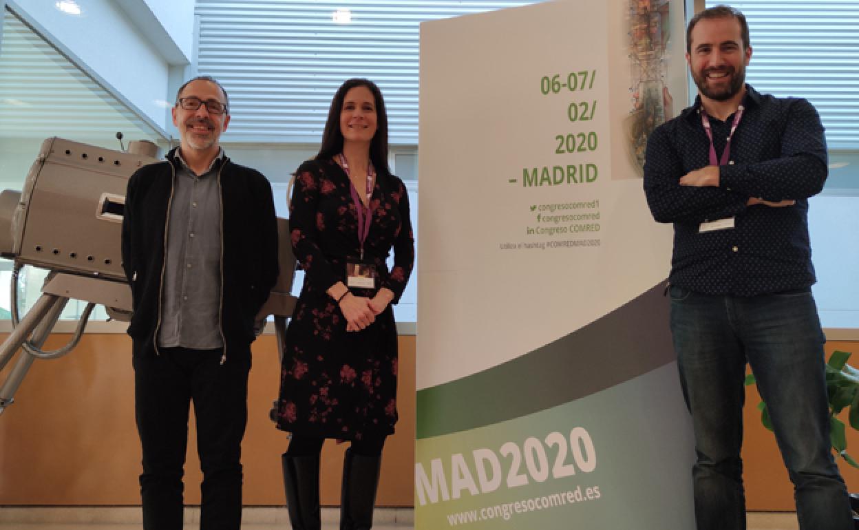 Ildefonso Álvarez (i.), Ana Cristina García y Manuel Gil en el I Congreso Internacional de Comunicación y Redes Sociales en la Sociedad de la Información . 