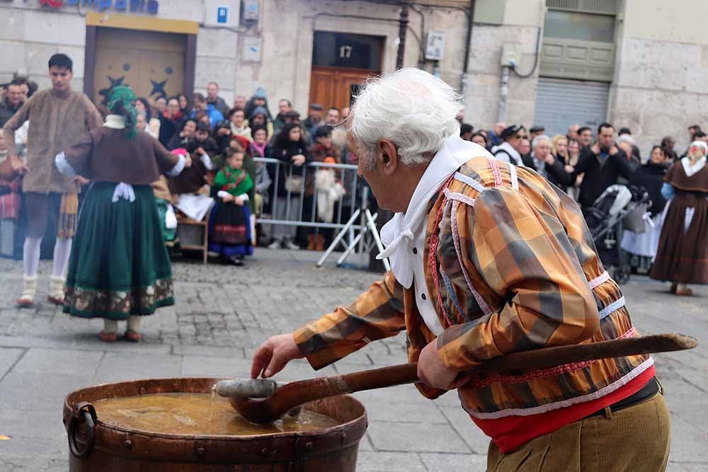 Fotos: Los Cucos celebran con los burgaleses su Fiesta de la Matanza