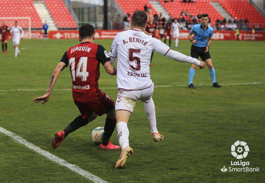 Fotos: Imágenes del partido de liga entre el Mirandés y el Albacete