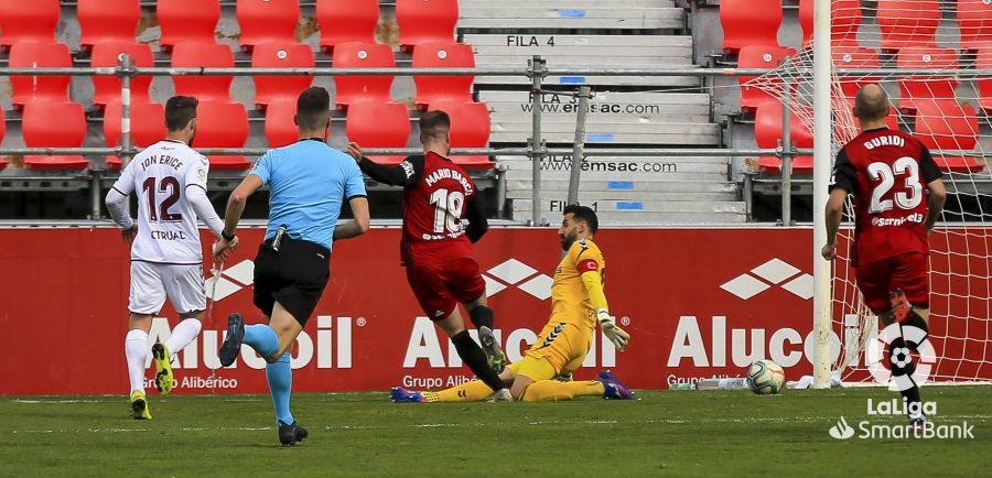 Fotos: Imágenes del partido de liga entre el Mirandés y el Albacete