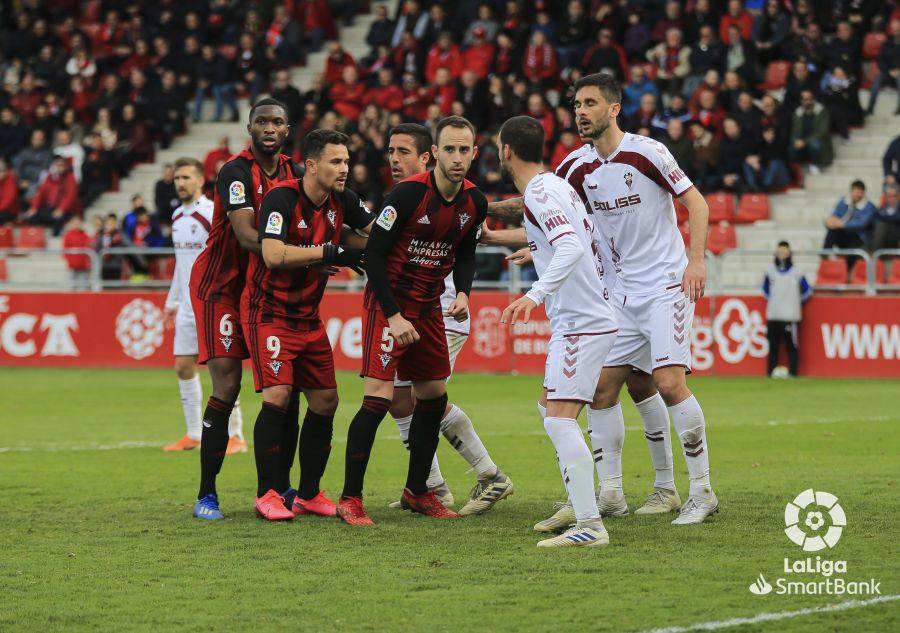 Fotos: Imágenes del partido de liga entre el Mirandés y el Albacete