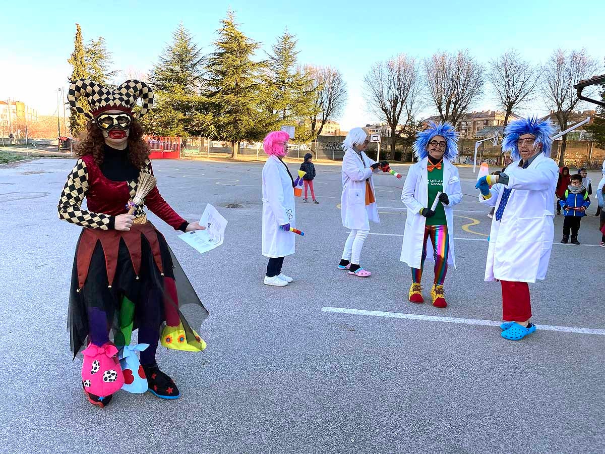 El alumnado del Juan de Vallejo celebra el Carnaval en las aulas