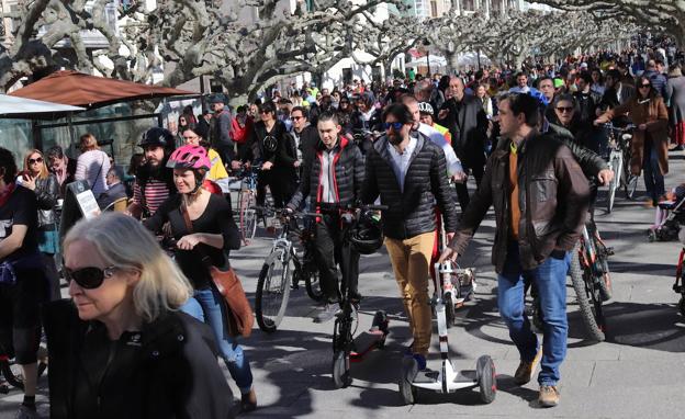Nuevos cortes de tráfico en el segundo domingo de protestas de los ciclistas contra la nueva Ordenanza de Movilidad