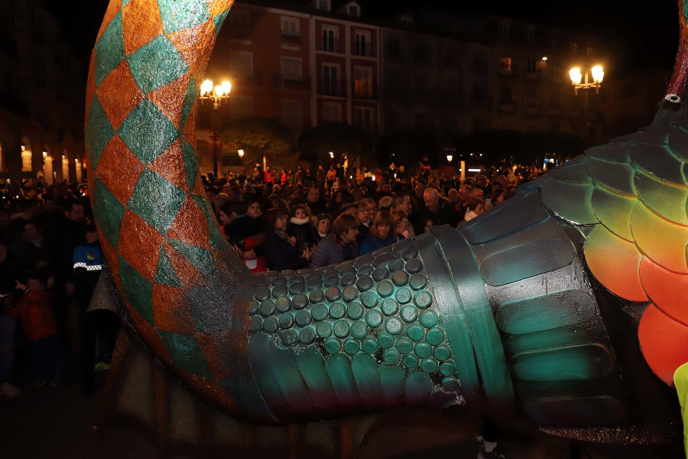 Centenares de burgaleses se echan a la calle en un multitudinario acto.