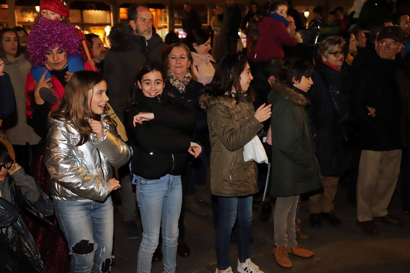 Centenares de burgaleses se echan a la calle en un multitudinario acto.