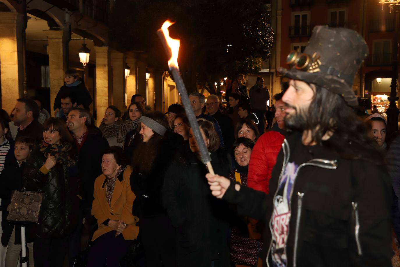 Centenares de burgaleses se echan a la calle en un multitudinario acto.