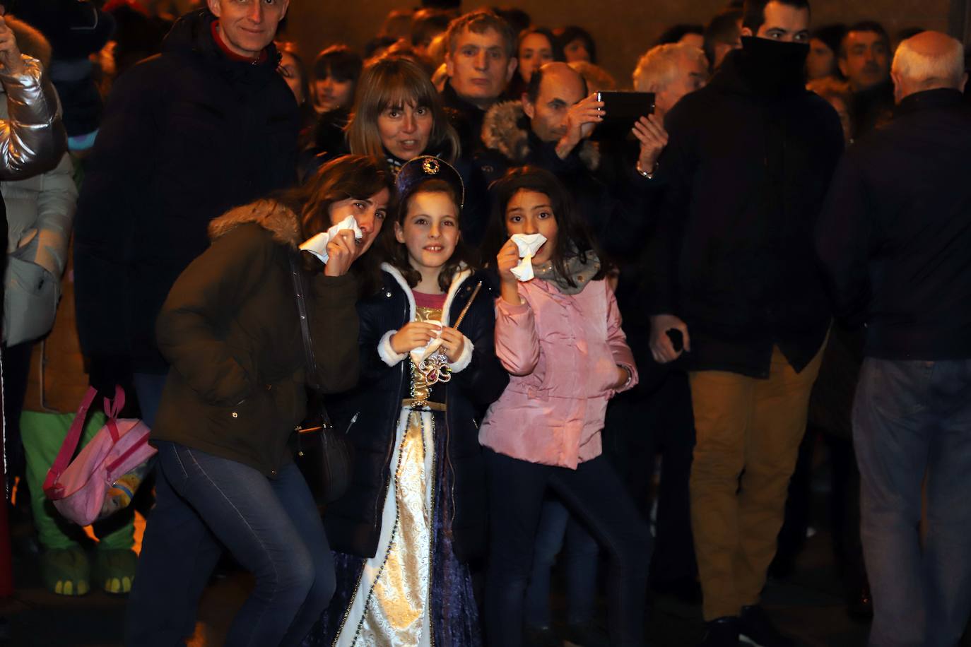 Centenares de burgaleses se echan a la calle en un multitudinario acto.