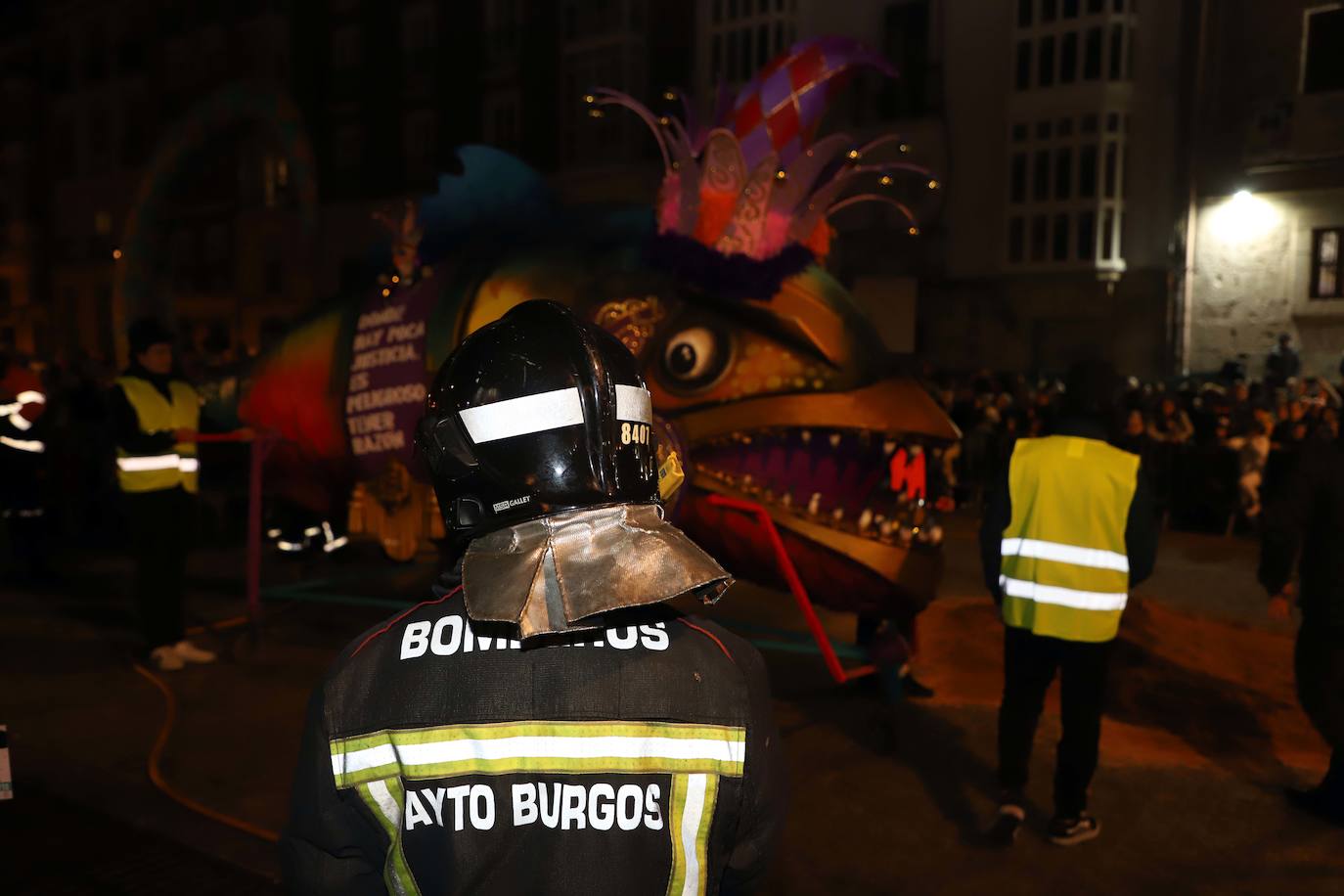 Centenares de burgaleses se echan a la calle en un multitudinario acto.