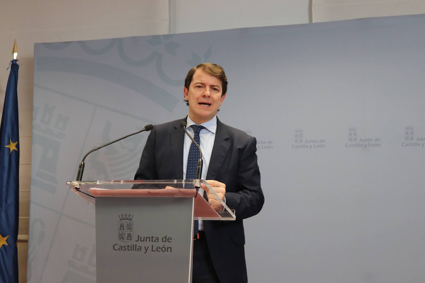 Alfonso Fernández Mañueco durante su intervención en la Junta de Castilla y León.