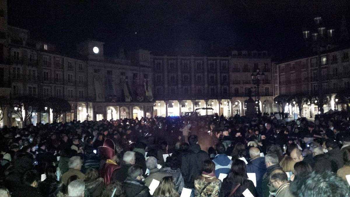 La Plaza Mayor llena de público para ver las Marzas.