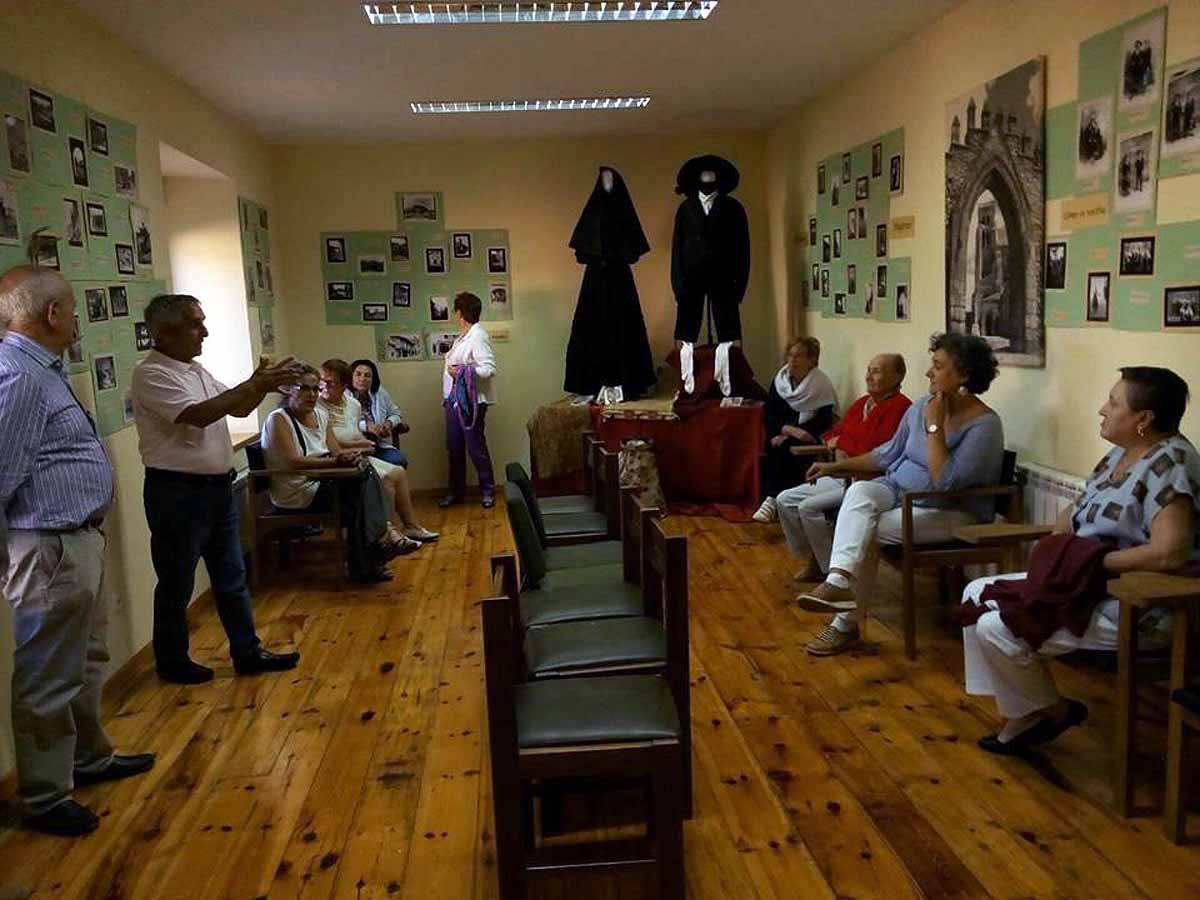 La Plaza Mayor llena de público para ver las Marzas.