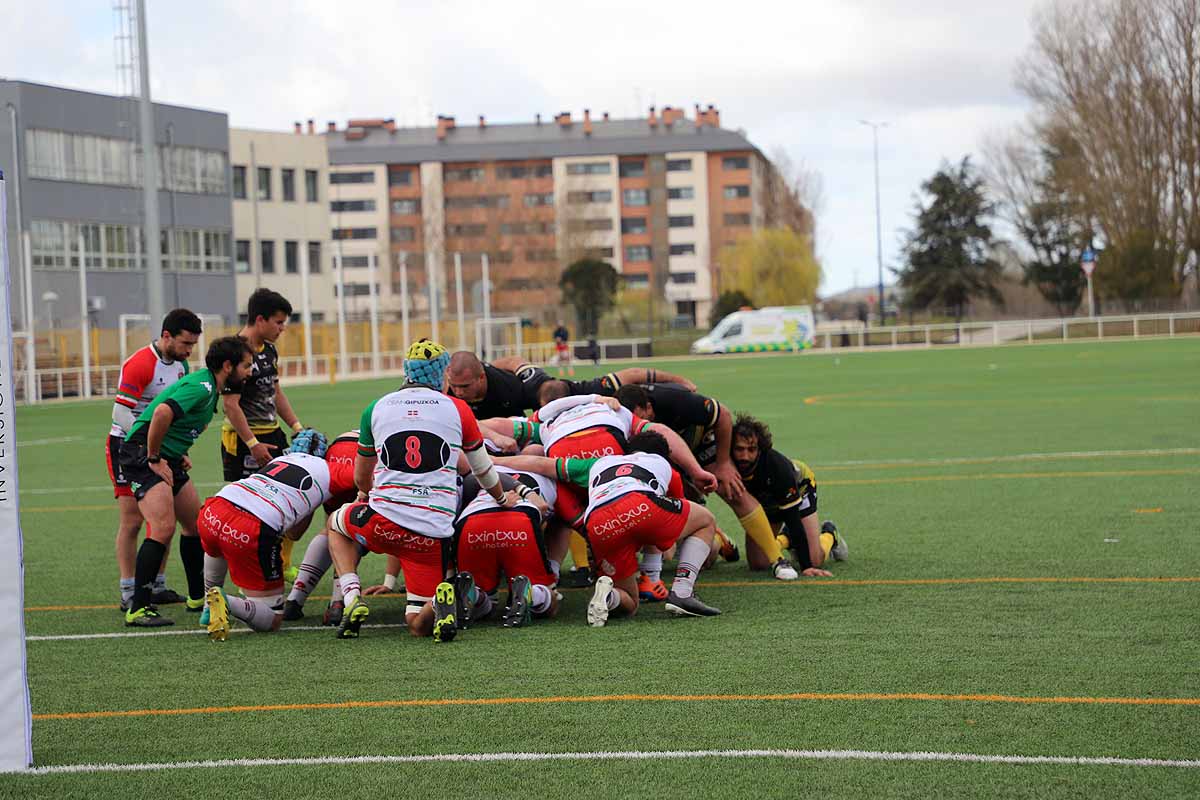 La afición se entregó con los gualdinegros que cosecharon otra victoria en casa.