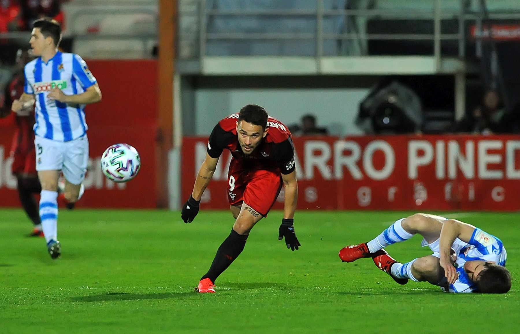Fotos: La Real Sociedad pone fin al sueño copero del Mirandés